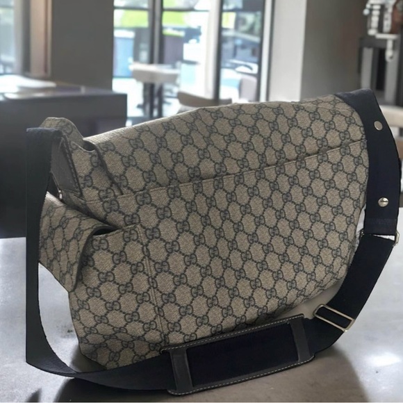 Gucci Diaper bag … can be used as a work bag as well - Picture 3 of 4